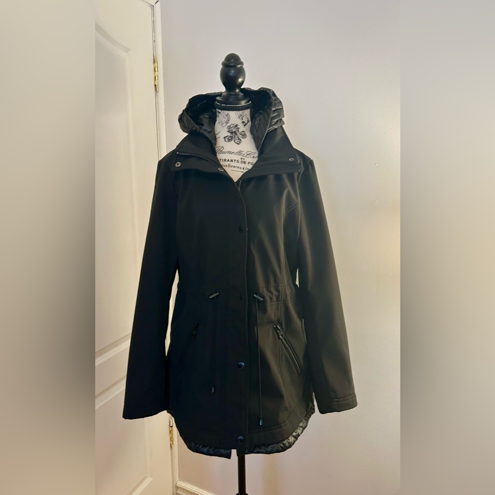 Guess Black Anorak Jacket with Hood and Weather-Resistant Fabric - Brand New - Picture 4 of 9